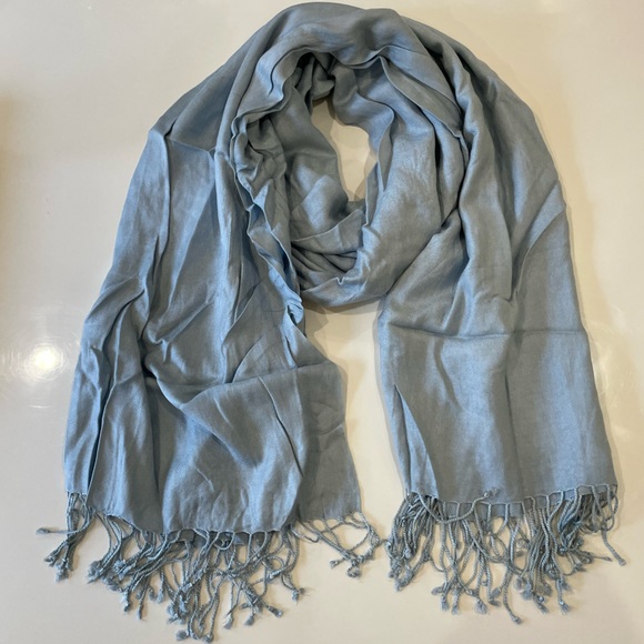 Light Blue Pashmina Scarf. Made in India. - Picture 3 of 10